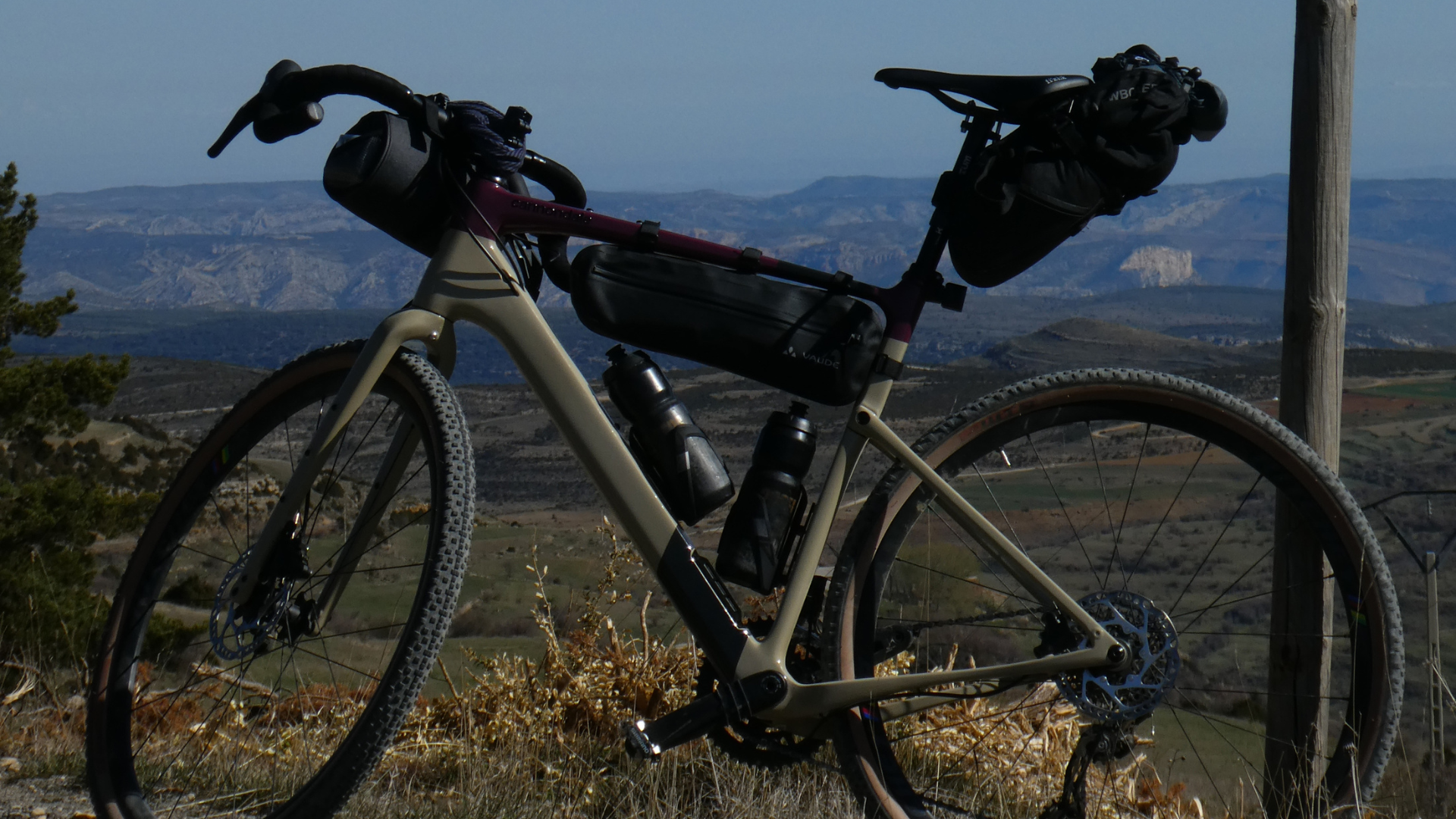 Gravel bikepacking | Maestrazgo Loop de Montaña Vacías en 3 etapes